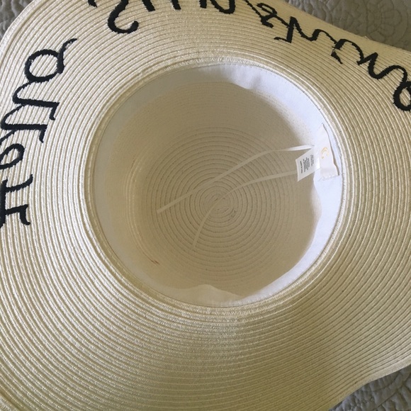 Big white/cream floppy beach hat - Picture 4 of 4